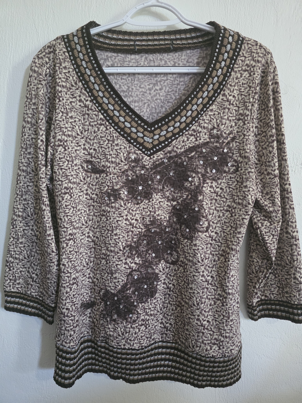 Embellished V-Neck Women's Sweater in Beige and Brown